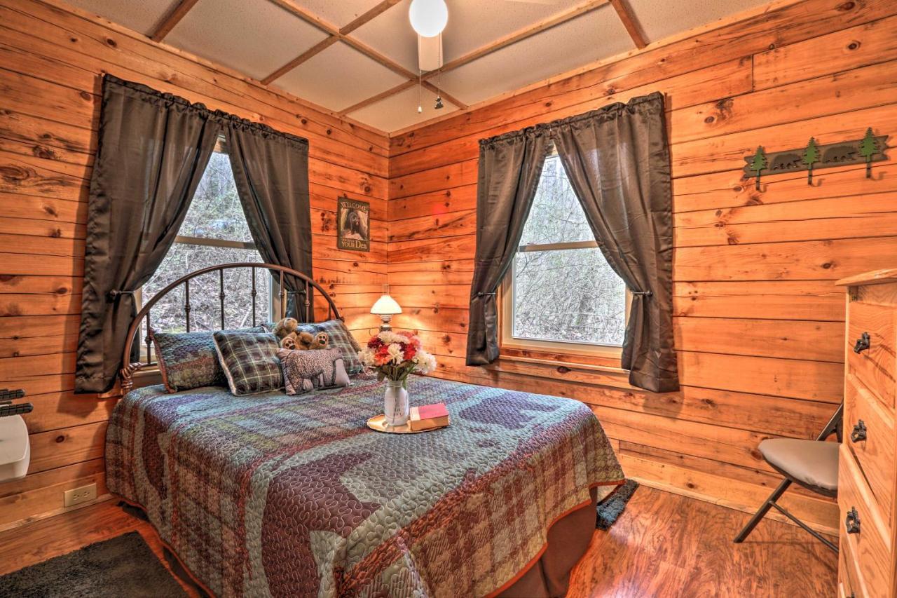 Smoky Mountain Cozy Cove Cabin Deck And Fire Pit! Cosby المظهر الخارجي الصورة