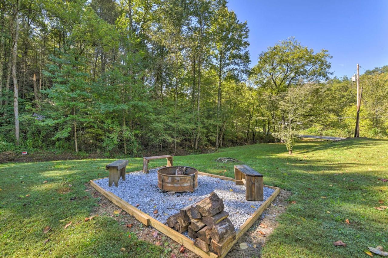 Smoky Mountain Cozy Cove Cabin Deck And Fire Pit! Cosby المظهر الخارجي الصورة