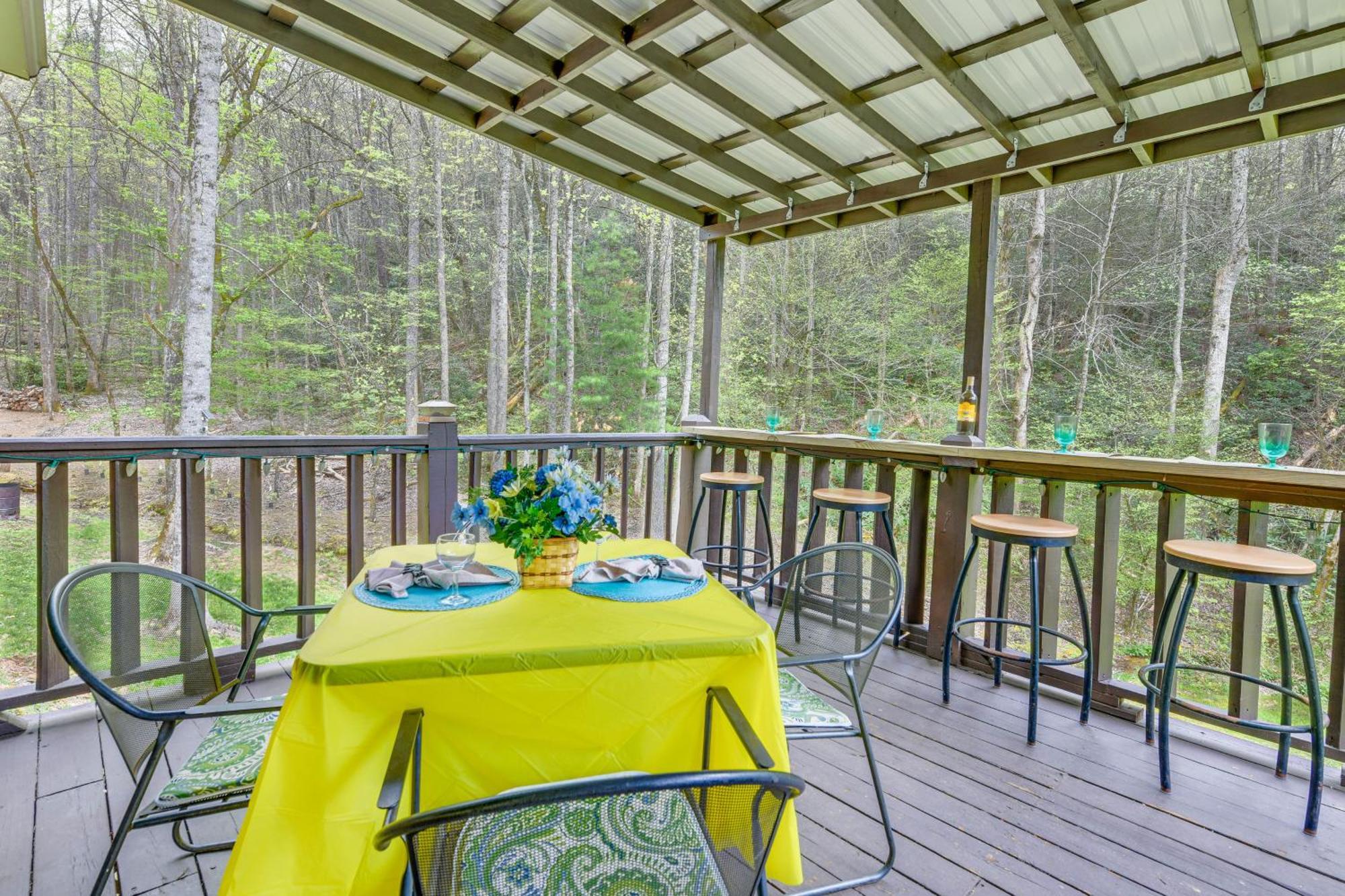 Smoky Mountain Cozy Cove Cabin Deck And Fire Pit! Cosby المظهر الخارجي الصورة