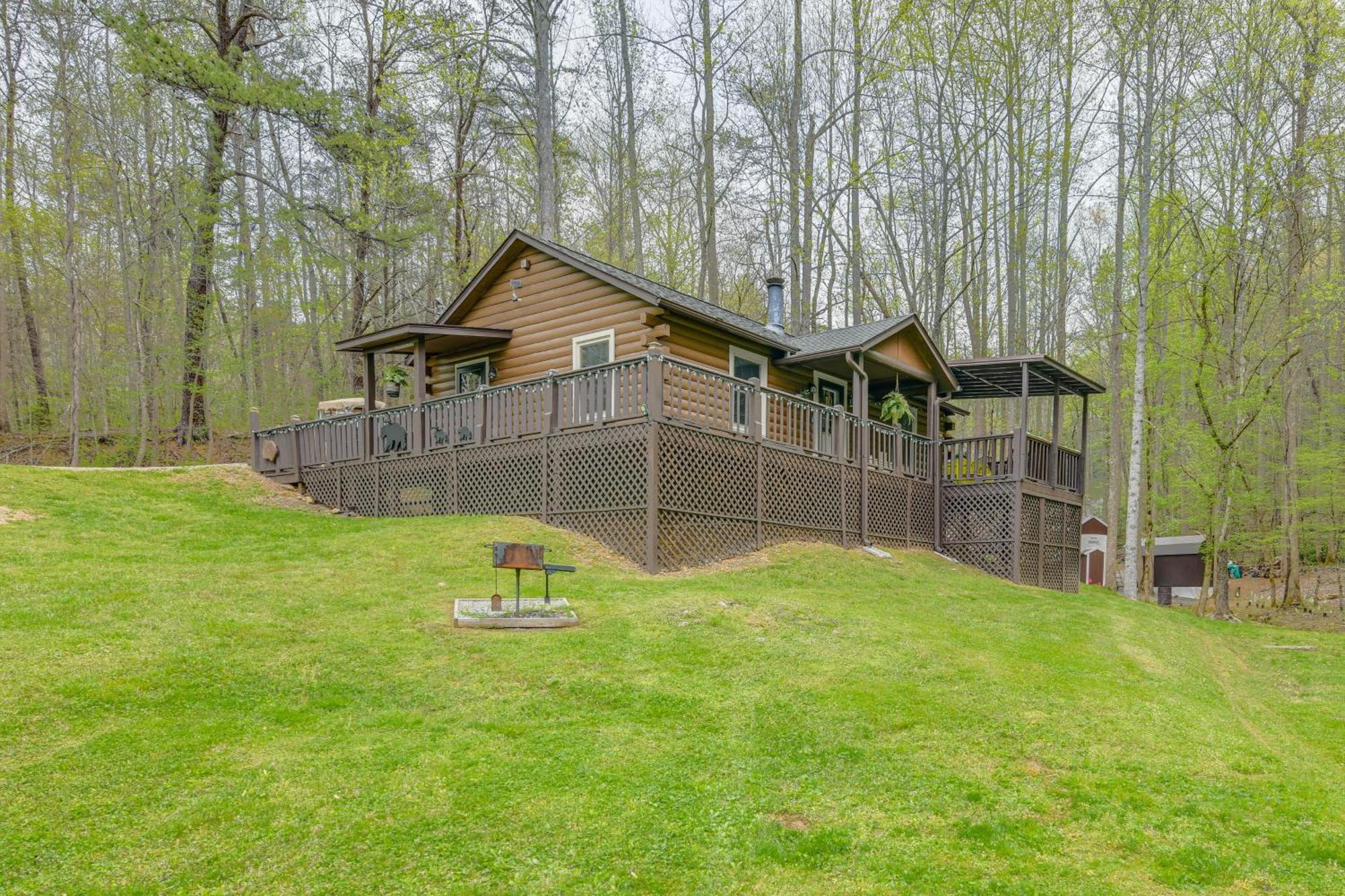 Smoky Mountain Cozy Cove Cabin Deck And Fire Pit! Cosby المظهر الخارجي الصورة